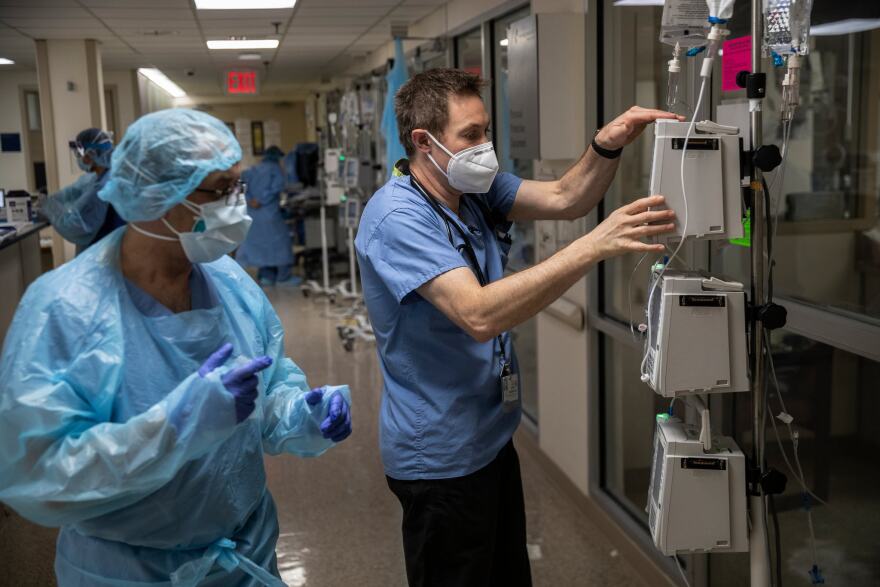 Κορωνοϊός: Μέσα στην κόλαση ενός νοσοκομείου της Νέας Υόρκης