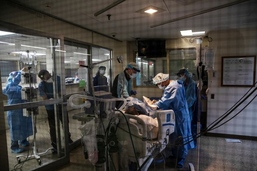 Κορωνοϊός: Μέσα στην κόλαση ενός νοσοκομείου της Νέας Υόρκης