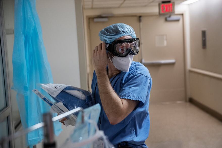 Κορωνοϊός: Μέσα στην κόλαση ενός νοσοκομείου της Νέας Υόρκης