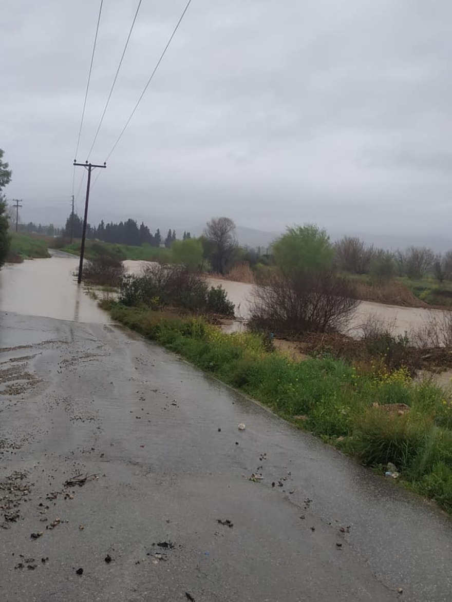 Κακοκαιρία: Χτυπά κεντρική και νότια Ελλάδα - Κινδύνευσε ζευγάρι ηλικιωμένων στο Σχηματάρι