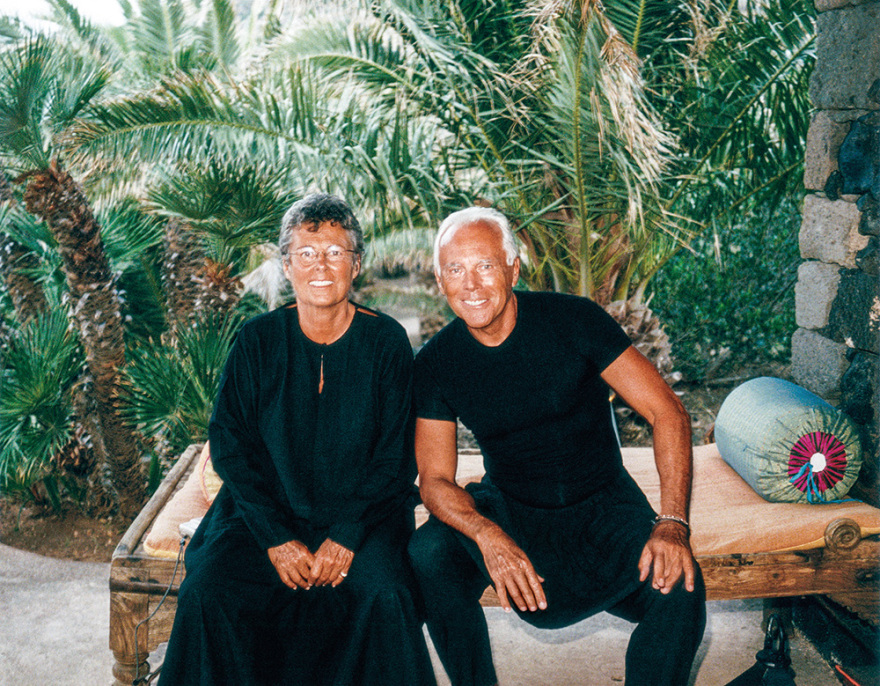 Τζόρτζιο Αρμάνι: Από την υψηλή ραπτική... στην παραγωγή νοσοκομειακών στολών