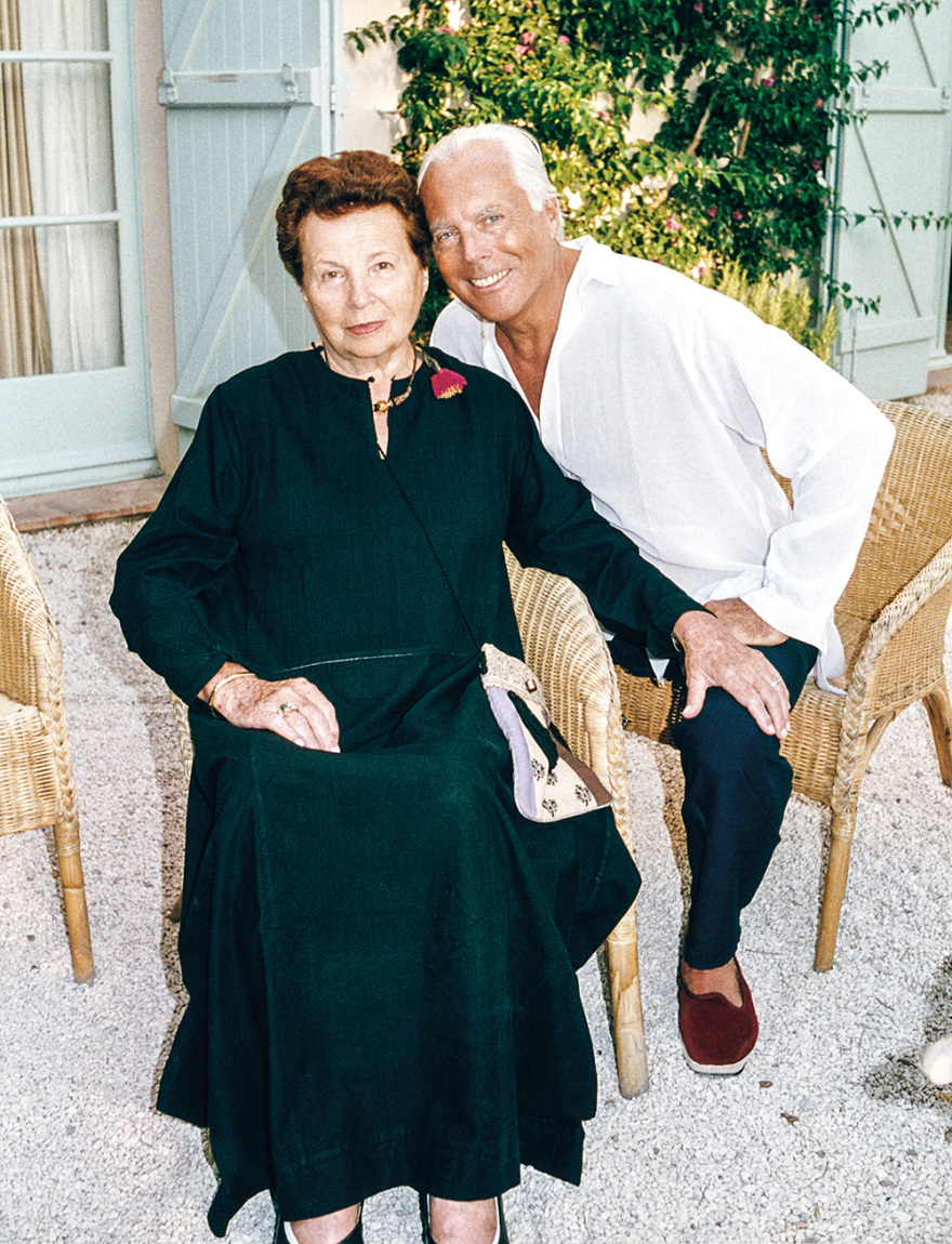 Τζόρτζιο Αρμάνι: Από την υψηλή ραπτική... στην παραγωγή νοσοκομειακών στολών