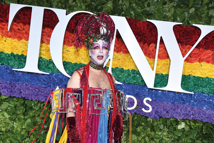 Showbiz: Κλειστή μέχρι νεωτέρας