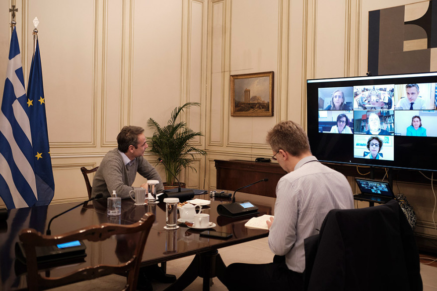 Κορωνοϊός - Μητσοτάκης σε γιατρούς Εντατικών: Σας ευχαριστώ, μας έχετε βγάλει ασπροπρόσωπους 