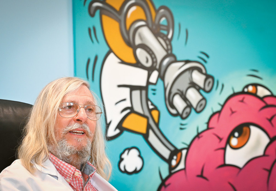 Κορωνοϊος - Ντιντιέ Ραούλ: Μεσσίας της χλωροκίνης ή επικίνδυνος Πανοραμίξ;