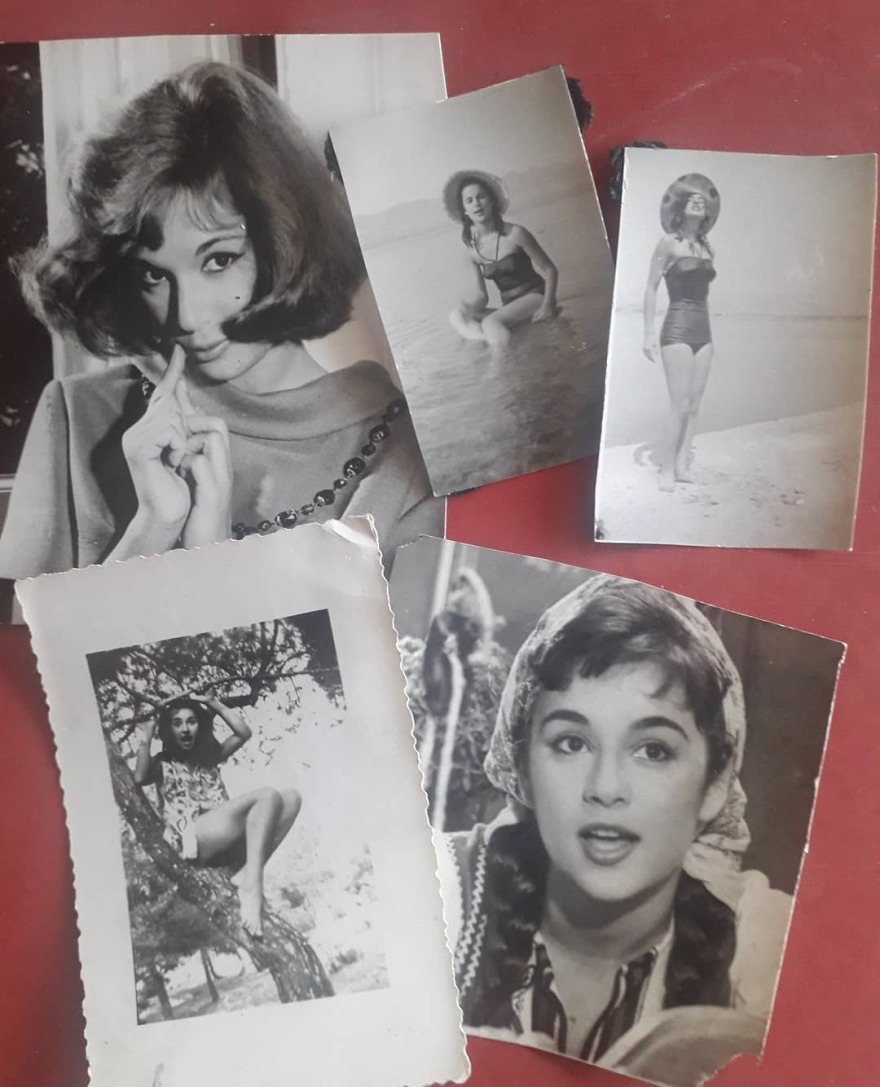 Αλίκη Βουγιουκλάκη: Οι αδημοσίευτες πόζες με μαγιό από ένα καλοκαίρι στην Αίγινα