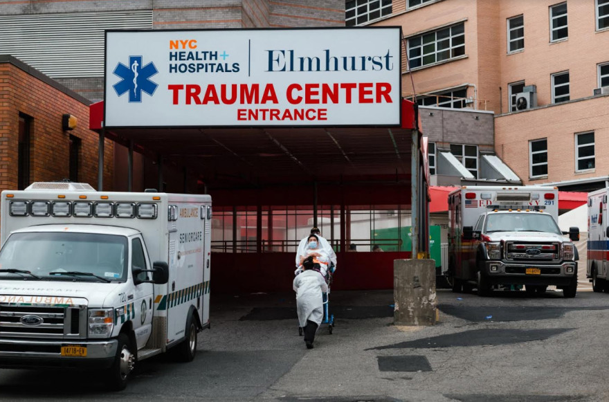 Κορωνοϊός - ΗΠΑ: Το συγκλονιστικό οδοιπορικό στο Κουίνς από τους New York Times