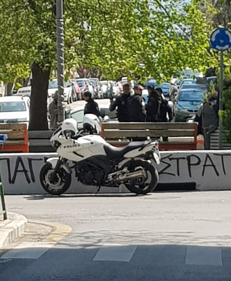 Απαγόρευση κυκλοφορίας: Η καλοκαιρία έβγαλε κόσμο έξω - Δείτε φωτογραφίες