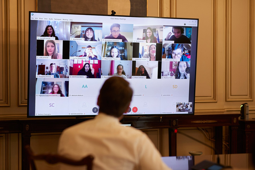 Μητσοτάκης: Ο πρωθυπουργός στα «ψηφιακά θρανία» του 1ου Γυμνασίου Μυτιλήνης