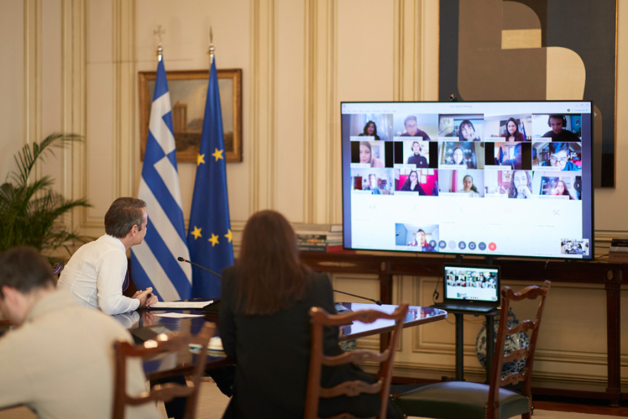 Μητσοτάκης: Ο πρωθυπουργός στα «ψηφιακά θρανία» του 1ου Γυμνασίου Μυτιλήνης