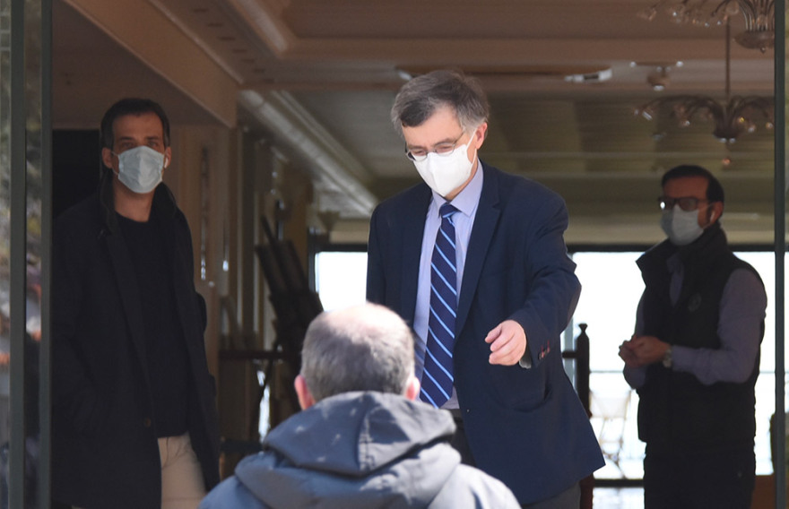 Κορωνοϊός: Στο γηροκομείο της Νέας Μάκρης ο Σωτήρης Τσιόδρας