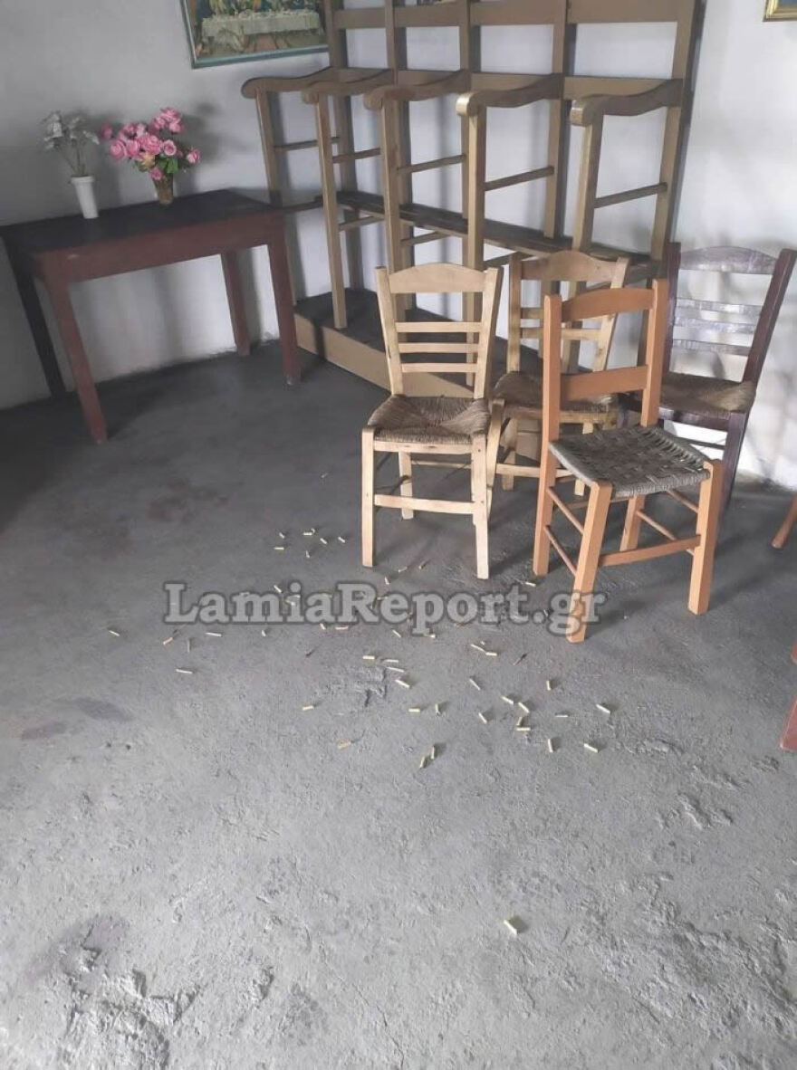 Ιερόσυλοι έβαλαν φωτιά σε εκκλησάκι στη Λαμία 