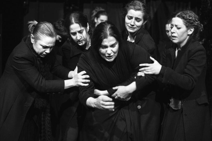 Θέατρο του Νέου Κόσμου: 32 παραστάσεις - δώρο στο κοινό μέσω διαδικτύου