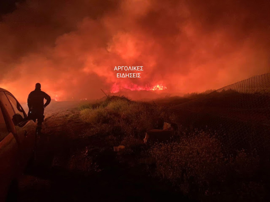 Πυρκαγιά σε χωματερή στο Άργος (φωτ.)