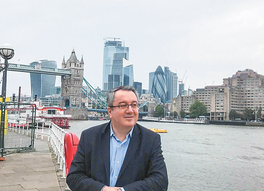 Ηλίας Μόσιαλος: Ο καθηγητής που είδε πρώτος το κακό να έρχεται