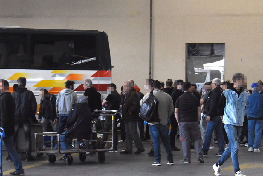 Κορωνοϊός: Συνωστισμός και πάλι στα ΚΤΕΛ για τα δέματα από την επαρχία