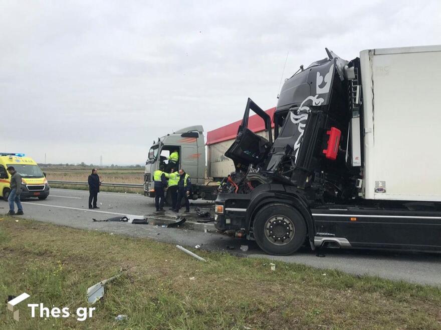Τροχαίο με νταλίκες έξω από τη Θεσσαλονίκη 
