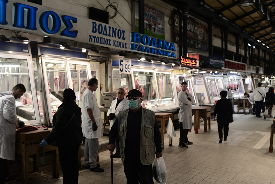 Απαγόρευση κυκλοφορίας: Μειωμένη η κίνηση στη Βαρβάκειο - Εντείνονται οι έλεγχοι