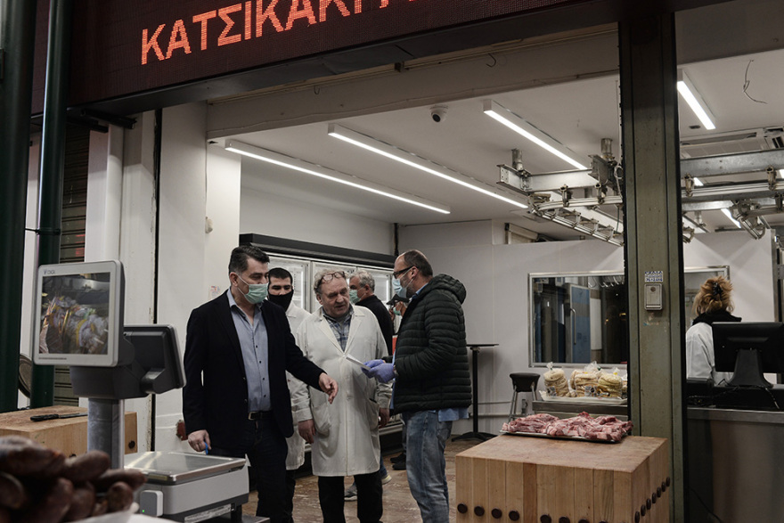 Απαγόρευση κυκλοφορίας: Μειωμένη η κίνηση στη Βαρβάκειο - Εντείνονται οι έλεγχοι