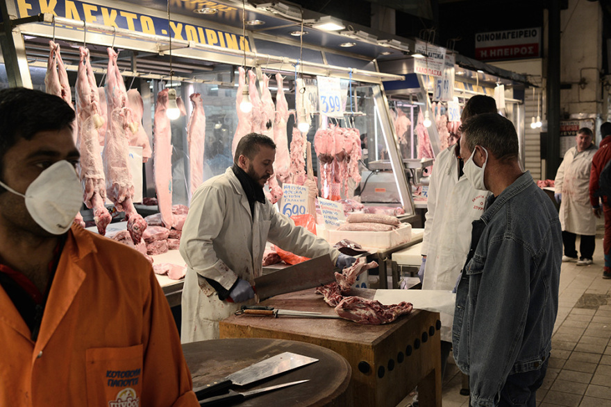 Απαγόρευση κυκλοφορίας: Μειωμένη η κίνηση στη Βαρβάκειο - Εντείνονται οι έλεγχοι