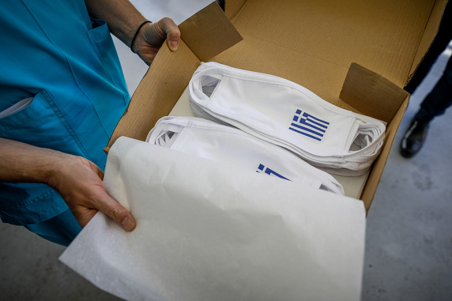 Κορωνοϊός: 16χρονη δώρισε 300 μάσκες στο νοσοκομείο «Ευαγγελισμός»