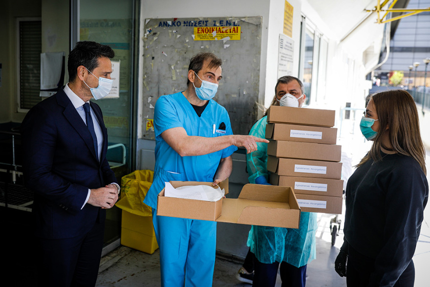 Κορωνοϊός: 16χρονη δώρισε 300 μάσκες στο νοσοκομείο «Ευαγγελισμός»