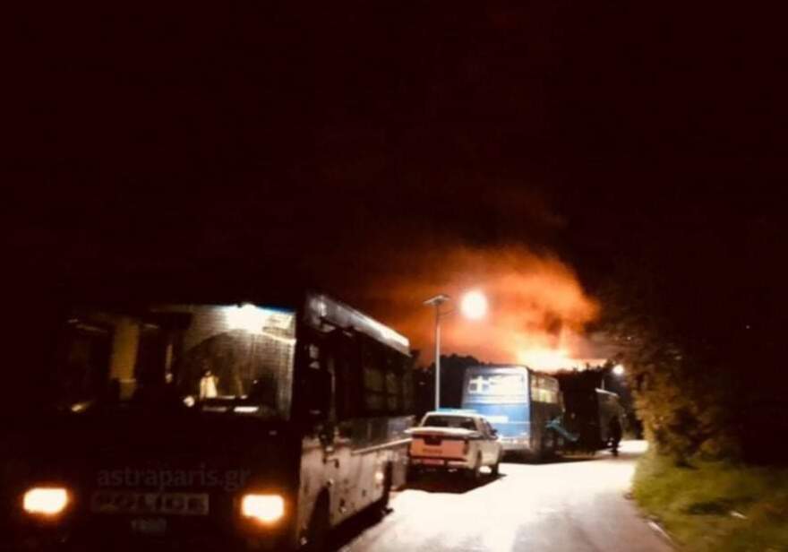 Χίος: Φωτιά και επεισόδια στον καταυλισμό της ΒΙΑΛ