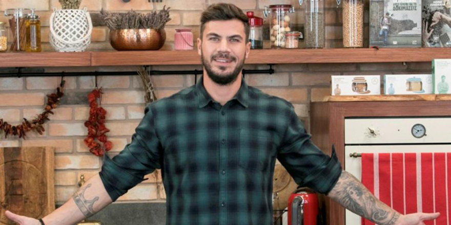 Άκης Πετρετζίκης: «Κάθε συνταγή μου τη δοκιμάζω τρεις-τέσσερις φορές»