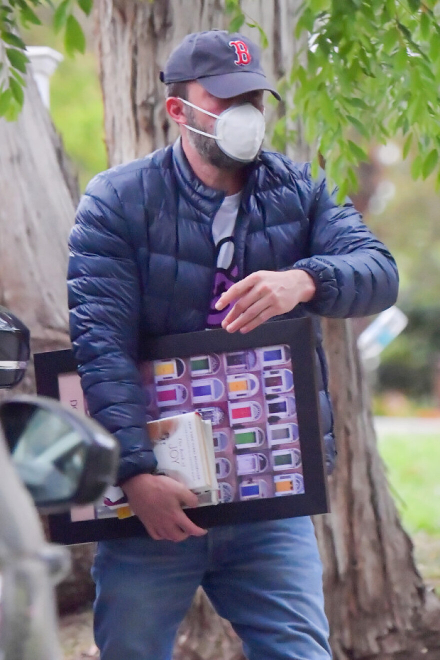 Ο κορωνοϊός «χτύπησε» και τους παπαράτσι - Χάνουν λεφτά λόγω lockdown