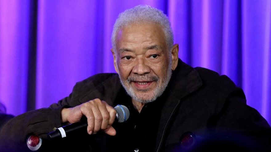 Οι καλλιτέχνες που έφυγαν από τη ζωή «χτυπημένοι» από τον κορωνοϊό 