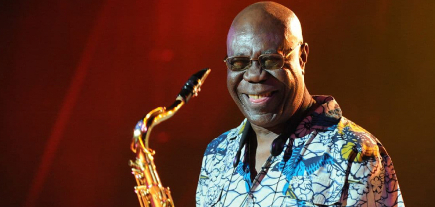 Οι καλλιτέχνες που έφυγαν από τη ζωή «χτυπημένοι» από τον κορωνοϊό 