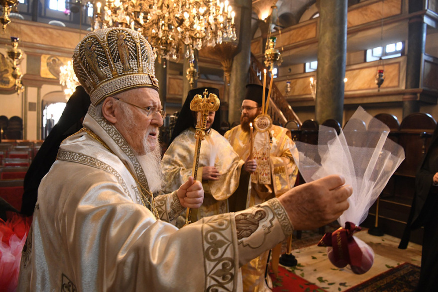 Οικουμενικός Πατριάρχης: Η πίστη του Χριστιανού είναι το αληθινό φως της Αναστάσεως