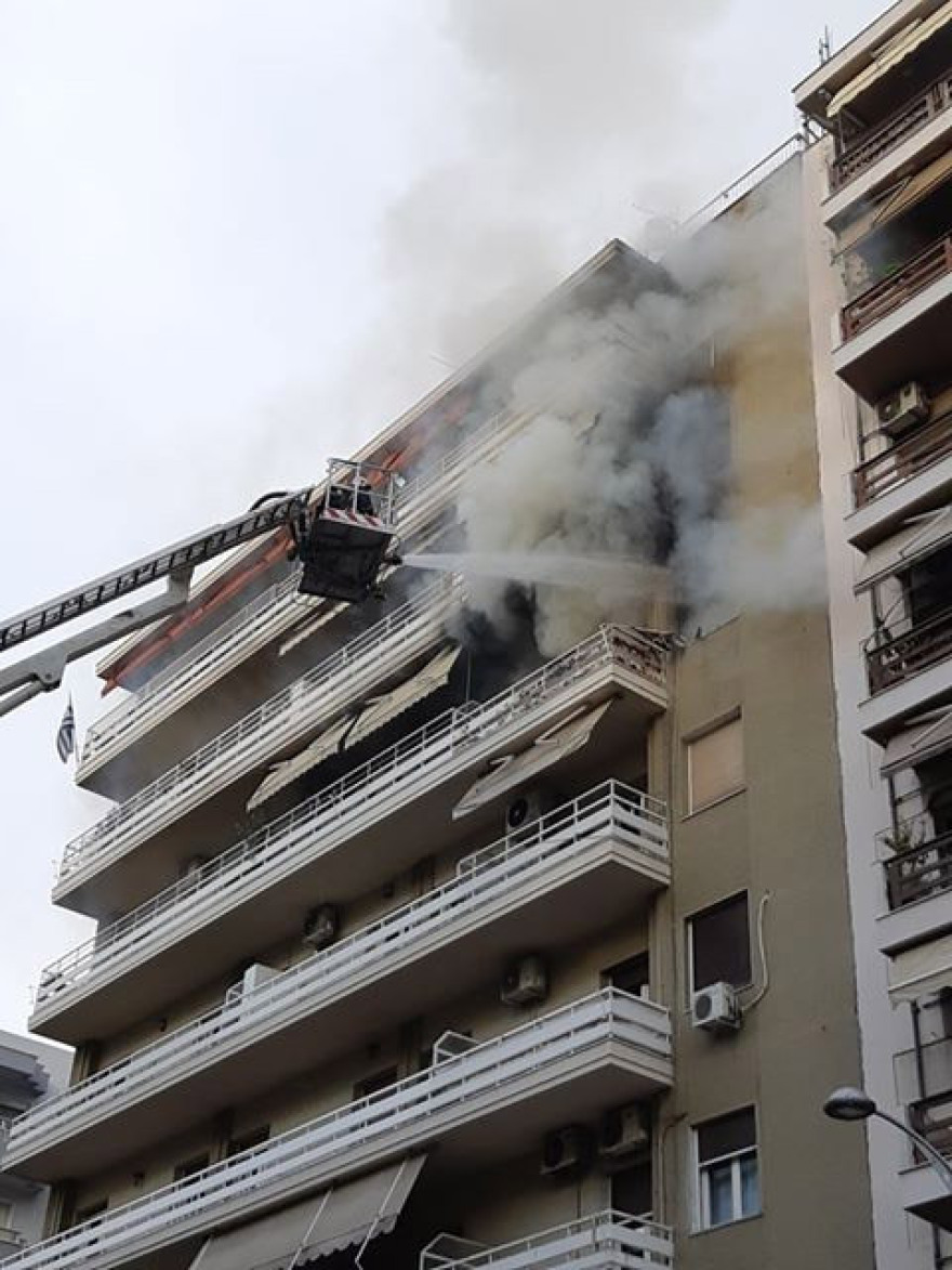  Τραγωδία στη Θεσσαλονίκη: Ενας νεκρός από πυρκαγιά σε διαμέρισμα