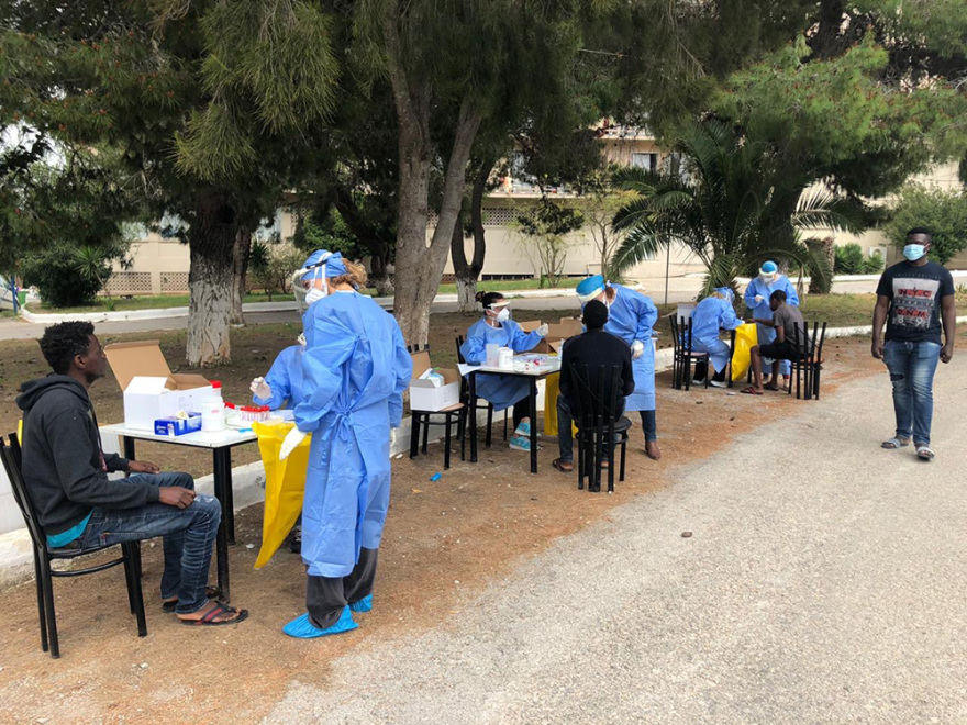 Κρούσμα κορωνοϊού σε ξενοδοχείο με μετανάστες στο Κρανίδι - Επιτόπου Χαρδαλιάς, Τσιόδρας, Μηταράκης