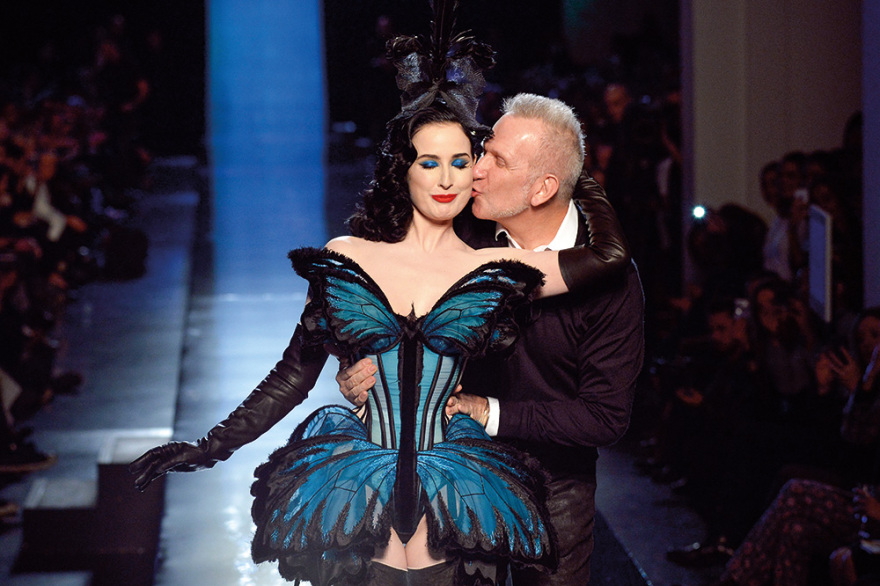 Dita Von Teese: Η βασίλισσα του burlesque «Είναι καλύτερα να μεγαλώνεις απ’το να πεθαίνεις νέος» 