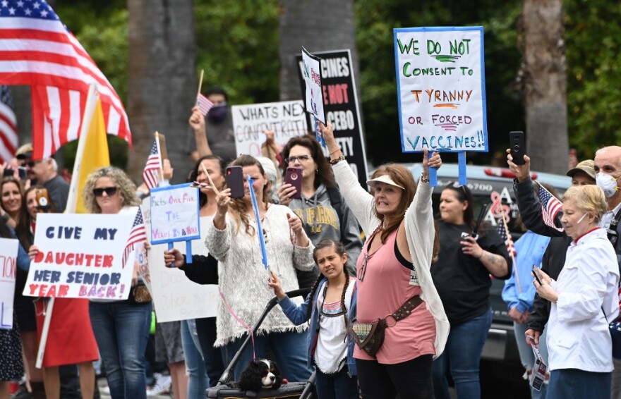 Κορωνοϊός- ΗΠΑ: Όλο και περισσότερες οι διαδηλώσεις υπέρ της άρσης της καραντίνας 