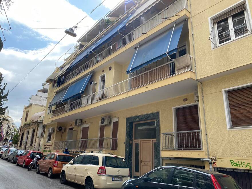 Μαστροπός εξέδιδε Γερμανίδα στην Αχαρνών αφού της «πούλησε» έρωτα μέσω Facebook