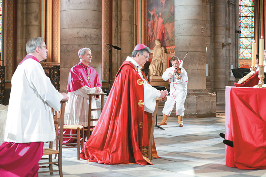 H καταστροφή της Notre Dame «σημάδι» της πανδημίας; 