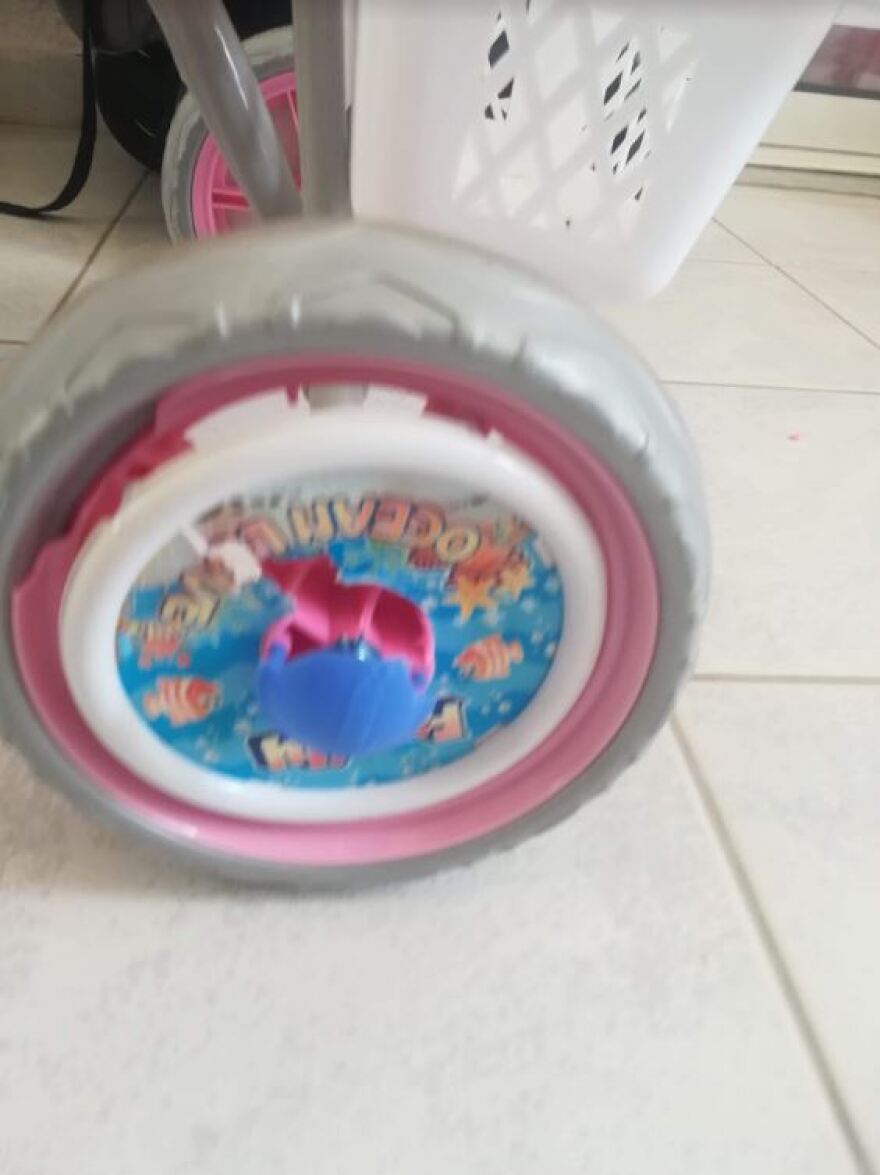 Μενίδι: Σφαίρα καρφώθηκε σε ποδήλατο 3χρονης ενώ Ρομά έκαναν γλέντι παρά την καραντίνα