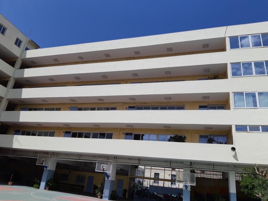 Δήμος Αθηναίων: Αναπλάσεις σε προσόψεις και αυλές σχολείων