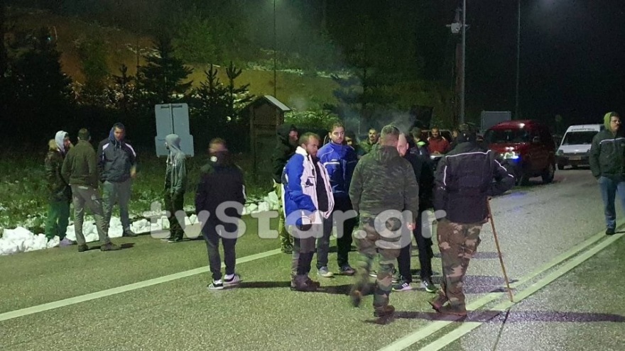 Συγκέντρωση διαμαρτυρίας στο Καρπενήσι για τη φιλοξενία προσφύγων!