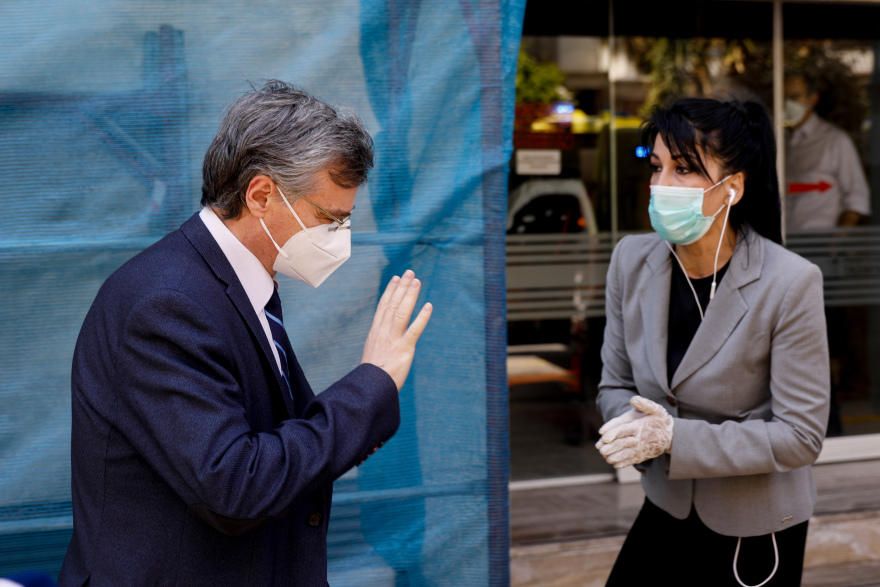 «Ταξιάρχαι»: Έφοδος Τσιόδρα στην κλινική - Βρέθηκαν 37 κρούσματα