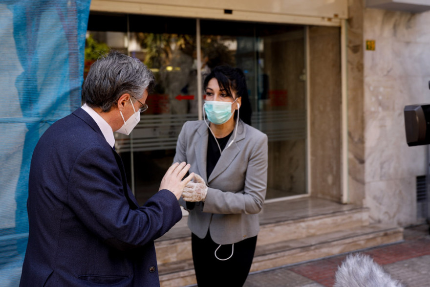 «Ταξιάρχαι»: Έφοδος Τσιόδρα στην κλινική - Βρέθηκαν 37 κρούσματα