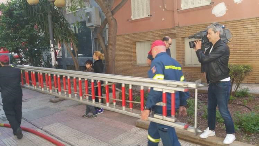 Υπό έλεγχο η φωτιά σε διαμέρισμα στο Παγκράτι