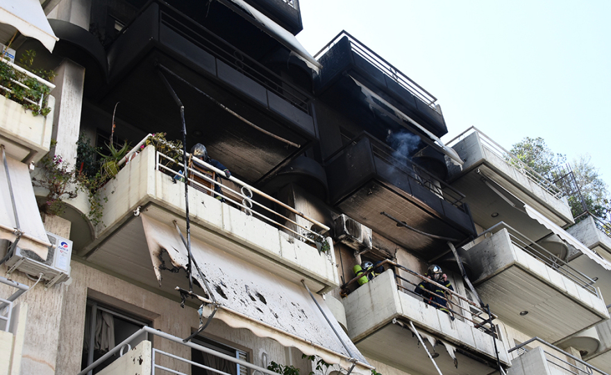 Υπό έλεγχο η φωτιά σε διαμέρισμα στο Παγκράτι