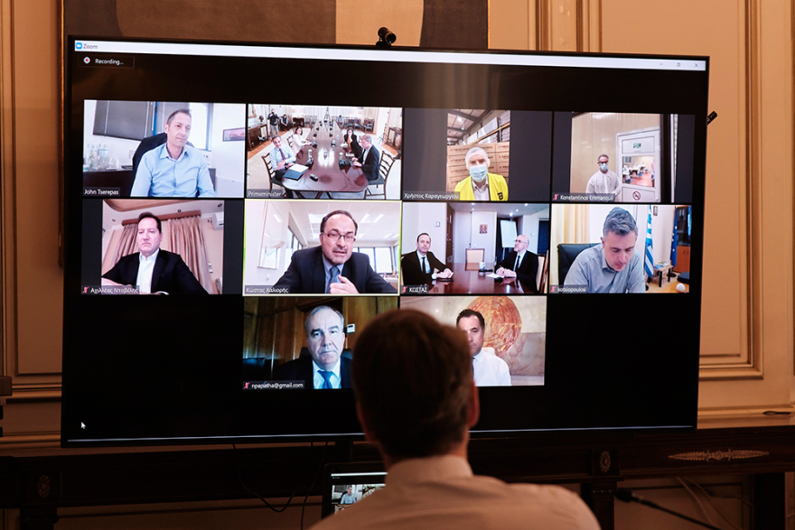 Πλαστικά Θράκης και Lariplast: Οι δύο ελληνικές βιομηχανίες που άλλαξαν την παραγωγή τους και φτιάχνουν μάσκες