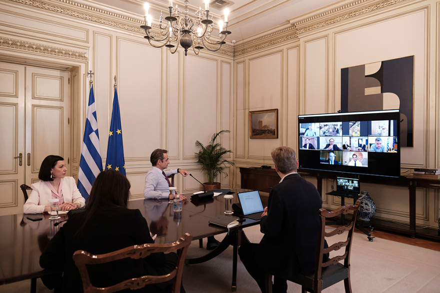 Πλαστικά Θράκης και Lariplast: Οι δύο ελληνικές βιομηχανίες που άλλαξαν την παραγωγή τους και φτιάχνουν μάσκες