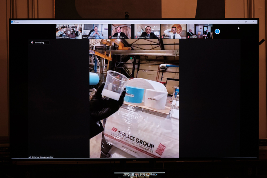 Πλαστικά Θράκης και Lariplast: Οι δύο ελληνικές βιομηχανίες που άλλαξαν την παραγωγή τους και φτιάχνουν μάσκες