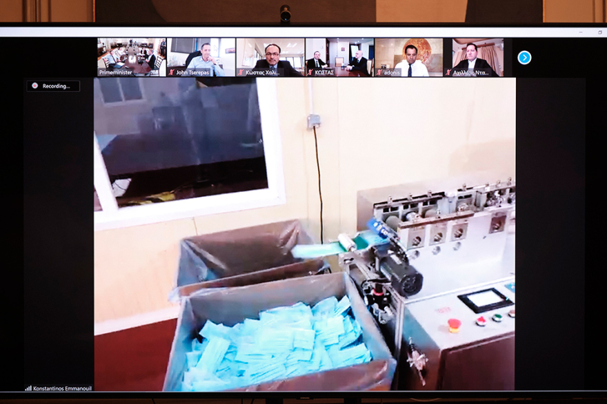 Πλαστικά Θράκης και Lariplast: Οι δύο ελληνικές βιομηχανίες που άλλαξαν την παραγωγή τους και φτιάχνουν μάσκες