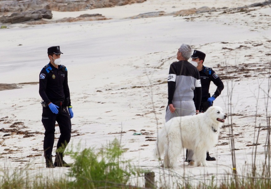 Κορωνοϊός: «Ξεχύθηκαν» στους δρόμους οι μικροί Ισπανοί μετά από έξι εβδομάδες (Φωτογραφίες)